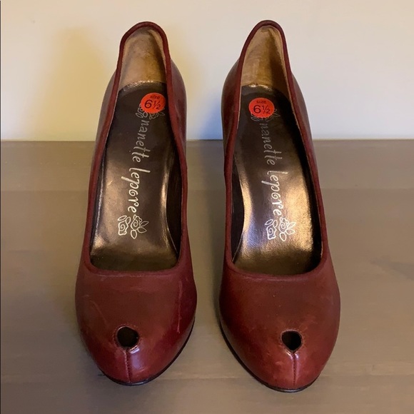 Nanette Lepore Maroon Peep Toe Pumps - Women’s Size 6.5 - Picture 4 of 5